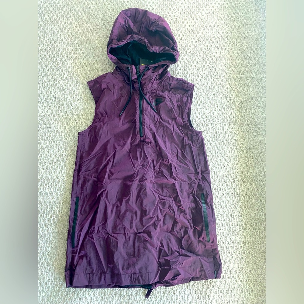 Nike Sleeveless Windbreaker Size Small